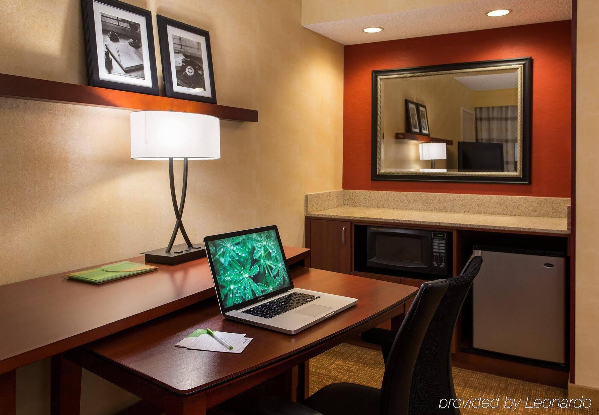 Готель Courtyard By Marriott San Francisco Airport Сан-Бруно Екстер'єр фото